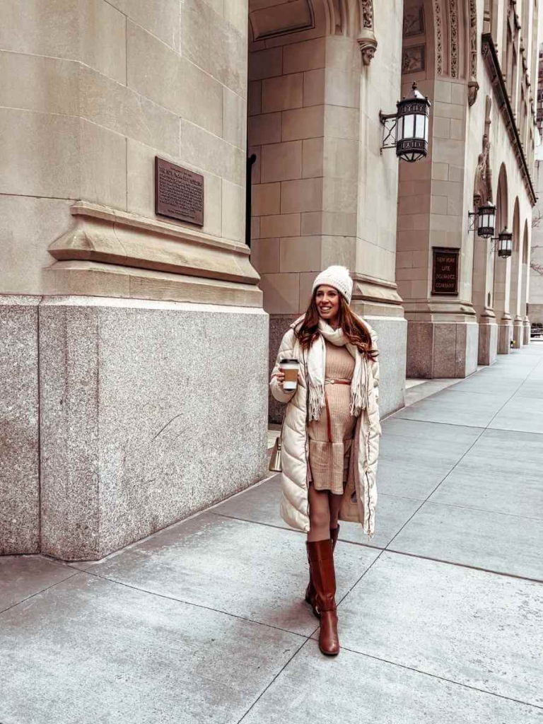 Neutral affordable maternity outfit that looks chic and feminine. 