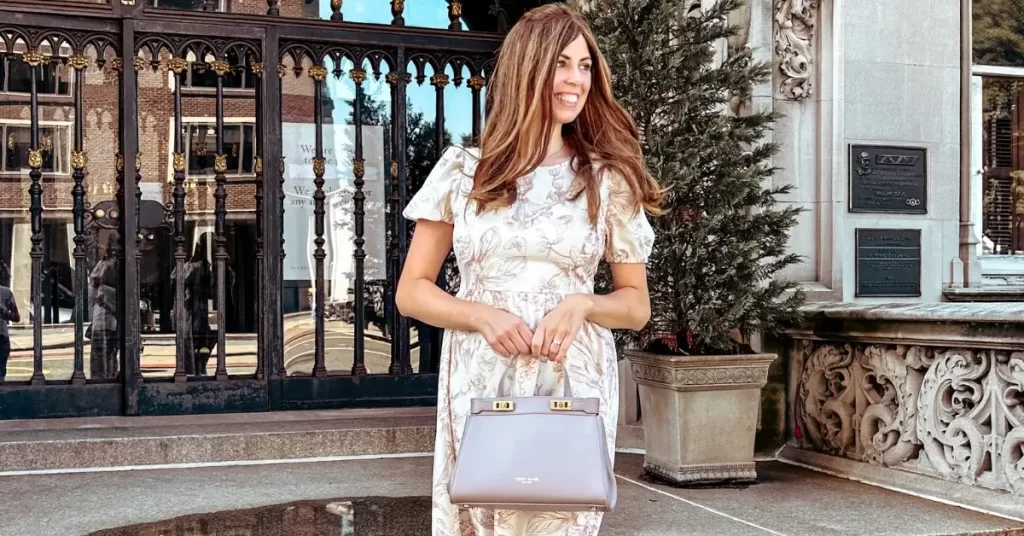 The perfect handbag for fall and outfits to go with it.