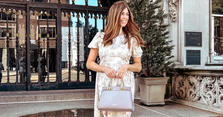 The perfect handbag for fall and outfits to go with it.