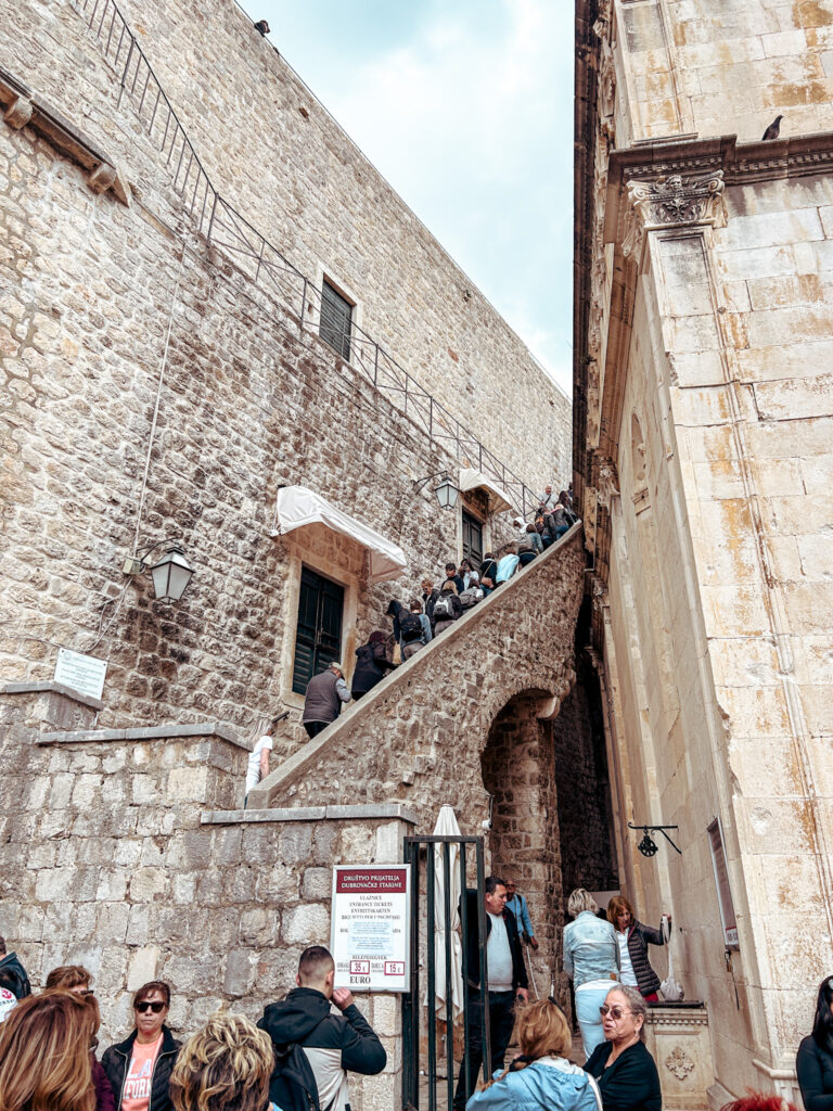 Crowds at the Dubrovnik City Walls