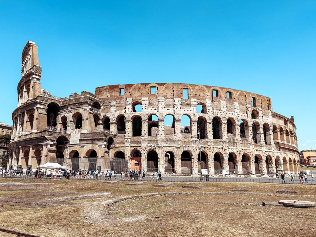 Instagrammable spots in Rome - the colosseum 