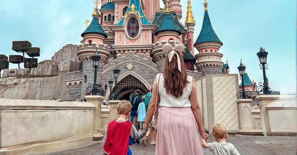 Tips for Visiting Disneyland Paris with a toddler or little kids