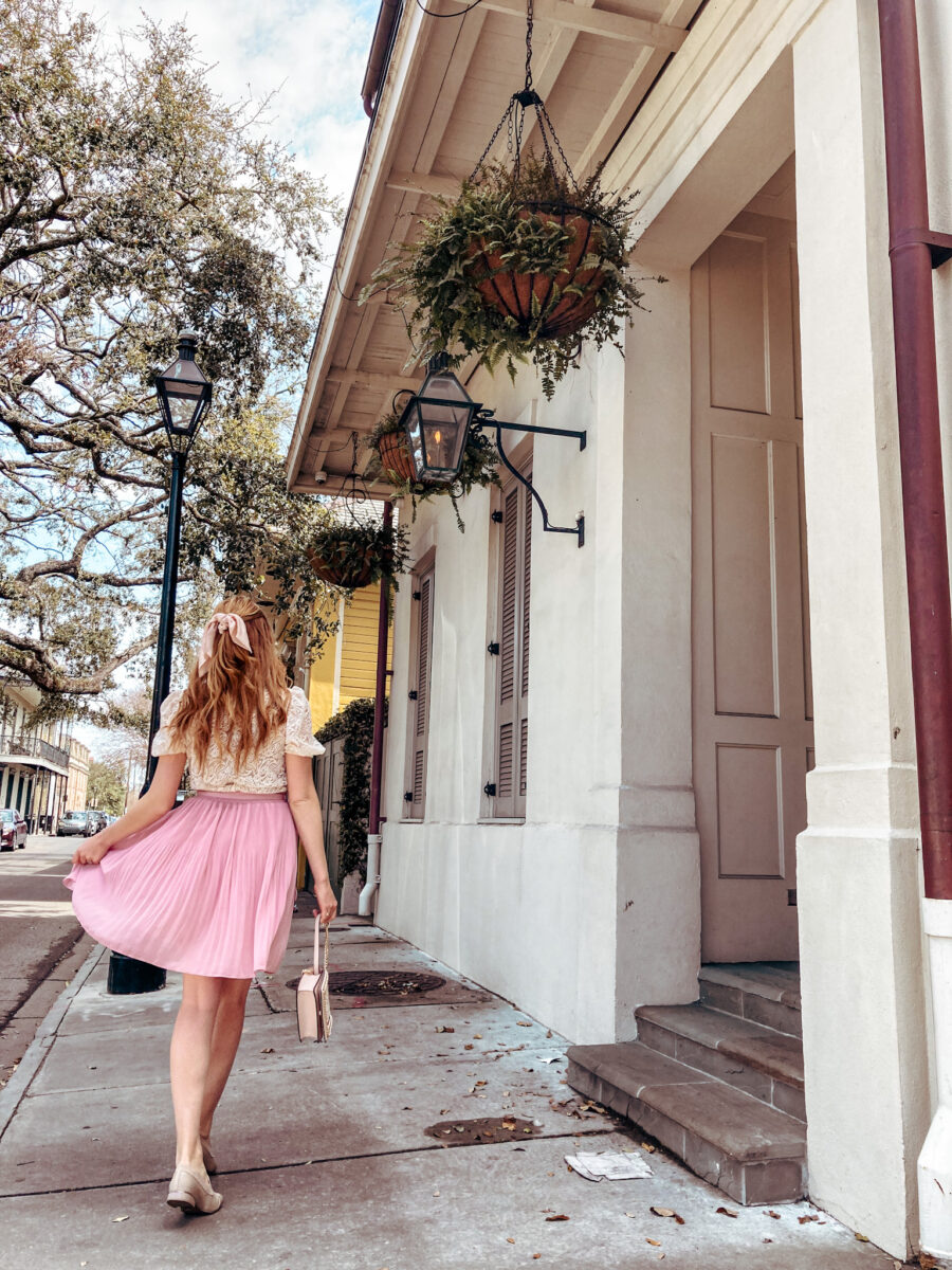 Beautiful building in the French Quarter of New Orleans that make the perfect photo spots.
