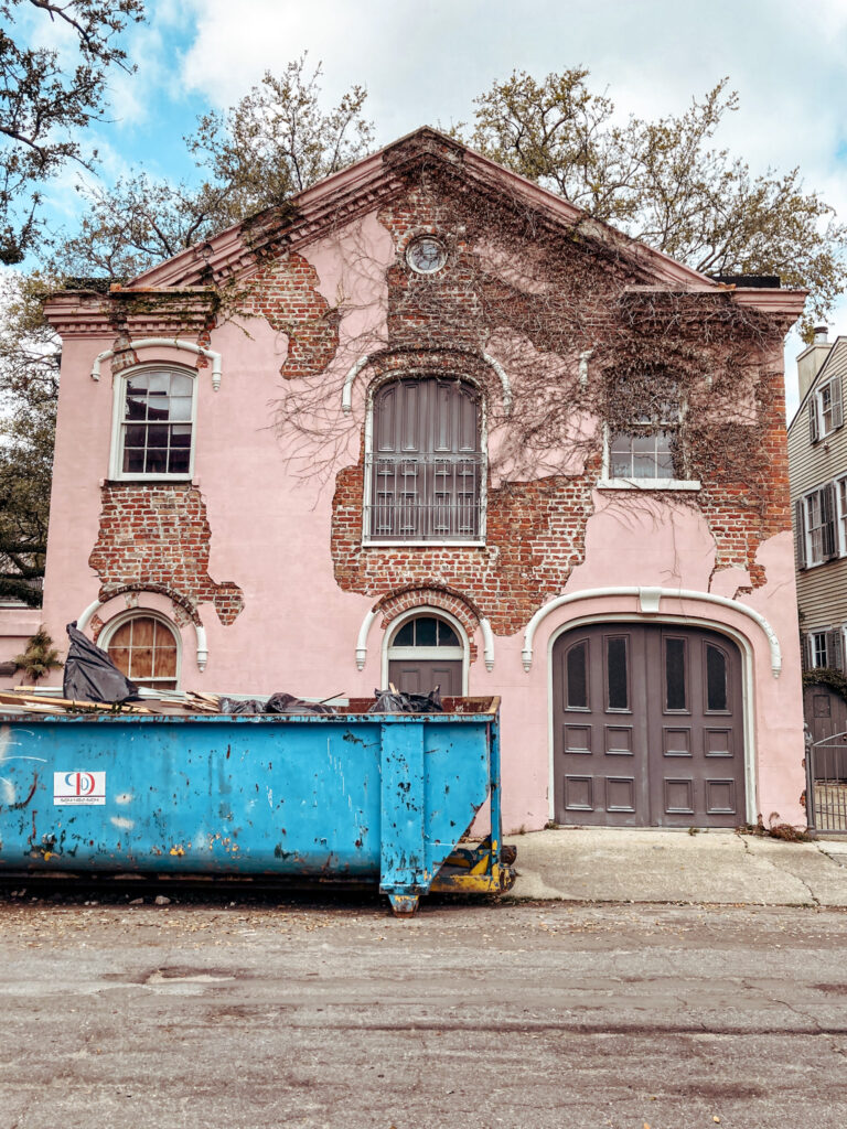 pink coatch hous in the garden district of New Orleans