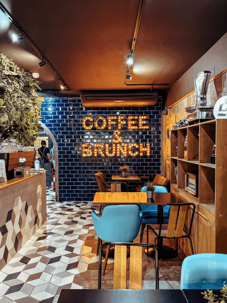 Brunch at Chelsea Coffee in Faro
