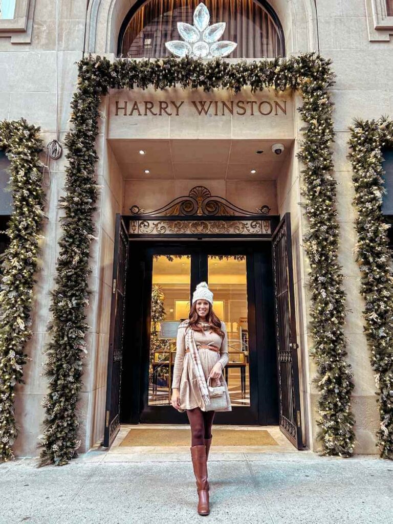 Harry Winston in NYC decorated for Christmas