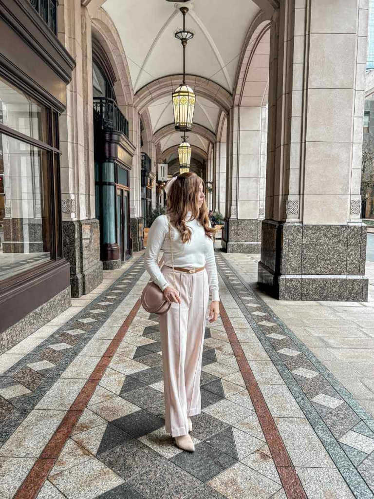 A classic, old money feminine outfit for autumn or fall