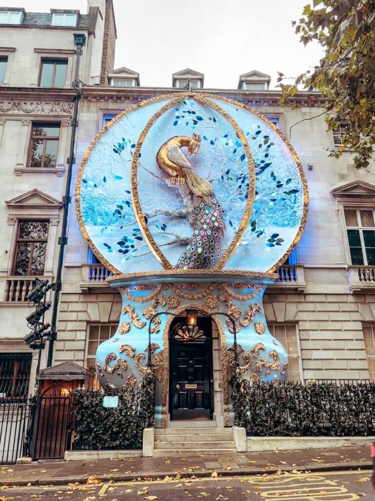 Annabel's private members club. One of the best free London Christmas decorations. to see.