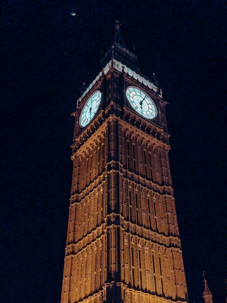 Close up view of Big Ban from the Golden Tours Christmas Bus.