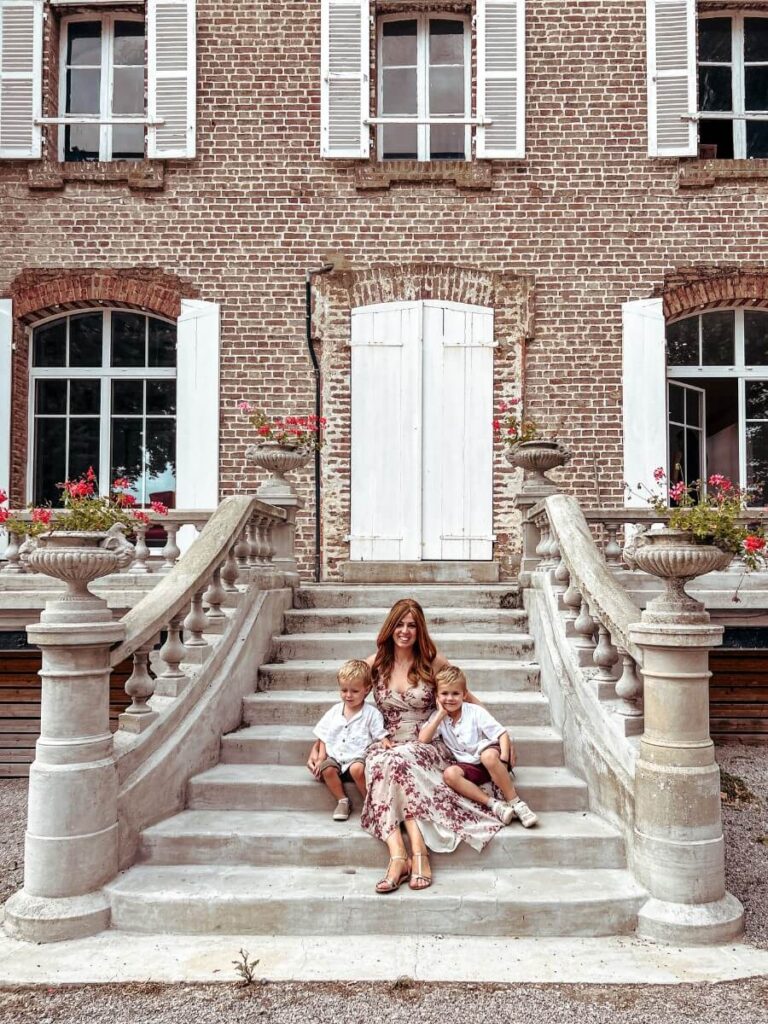The beautiful chateau at the cenre of the Domaine de Drancourt Yelloh! Village luxury campsite.
