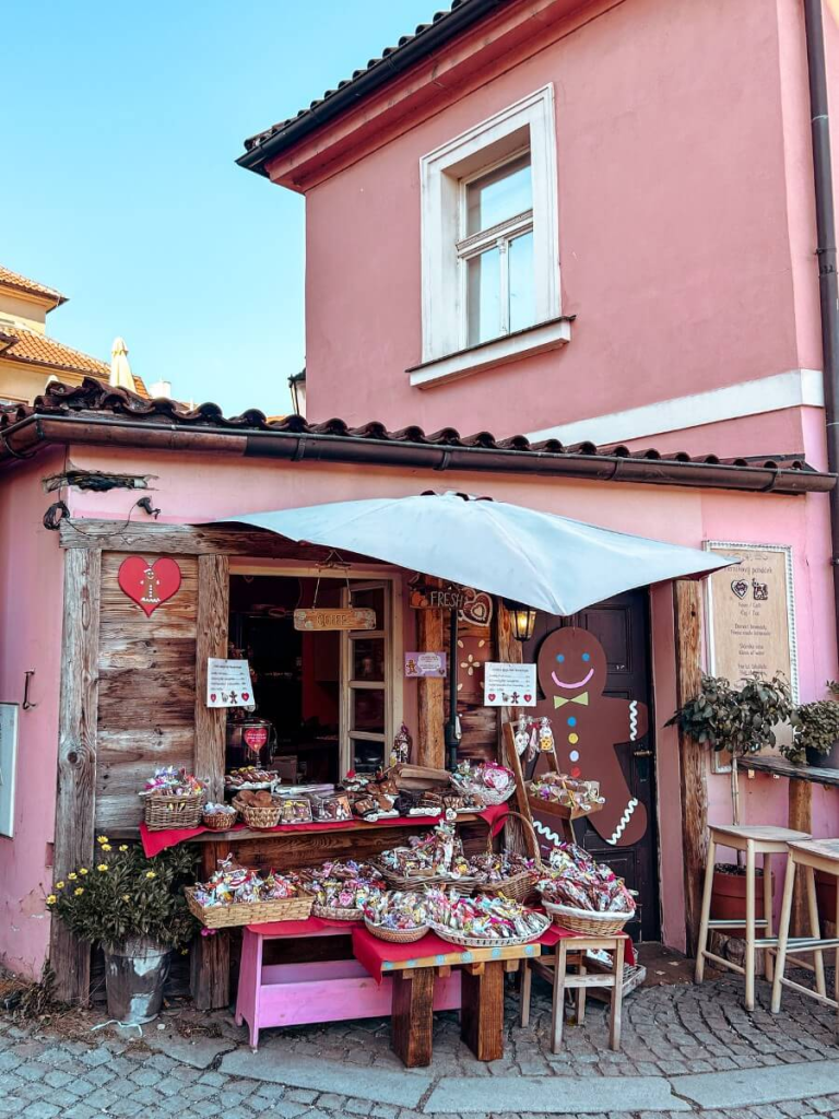 Perníkový Panáček an adorable Gingerbread Shop in Prague