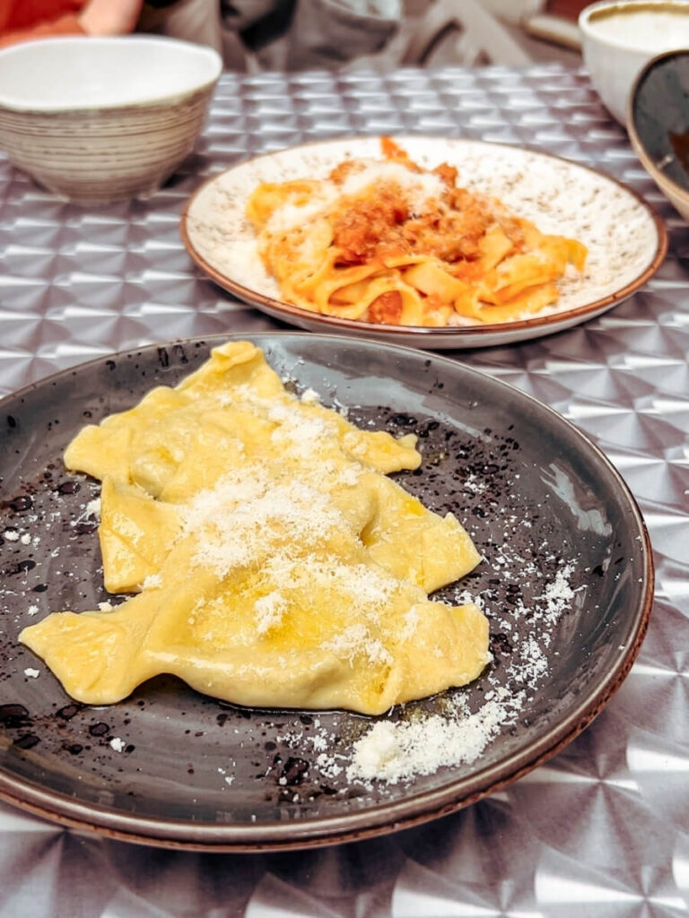 Delicious pasta tapas at Restaurante La Locanda di Andrea, perfect for a family meal in Seville.
