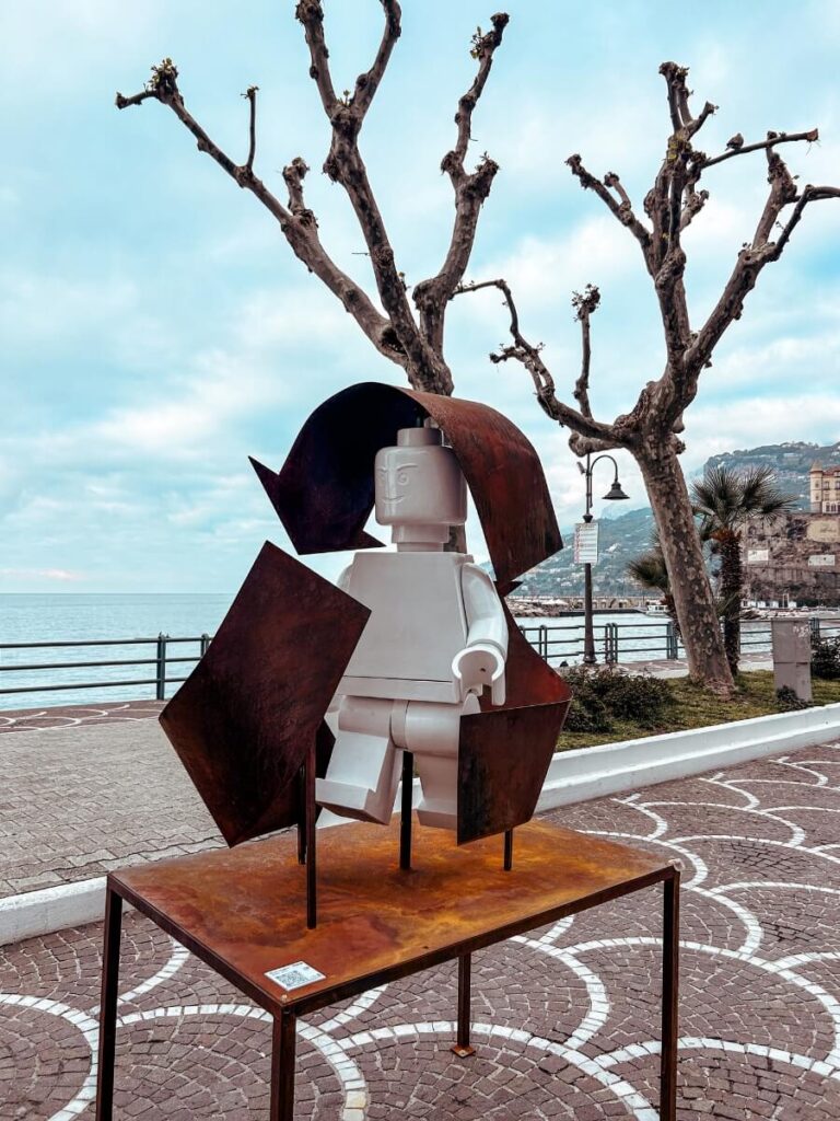 Seeing the fun sculptures along the promenade is a fun thing to do in Maiori with kids. 