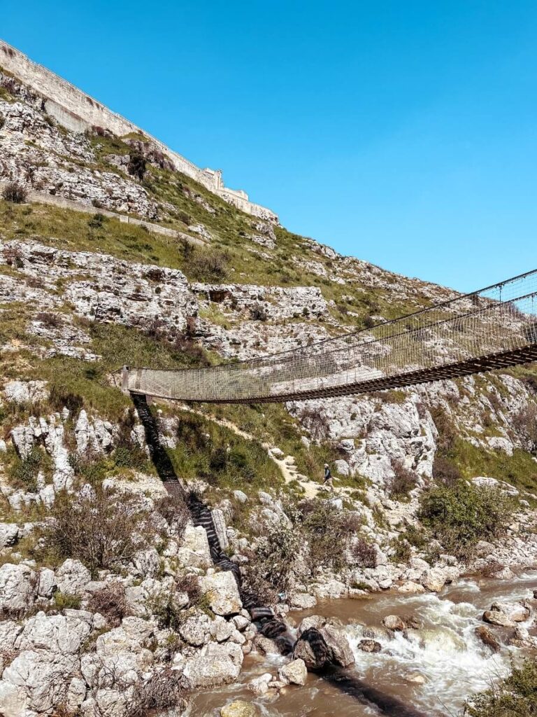 The suspension bridge on the hike in Matera.