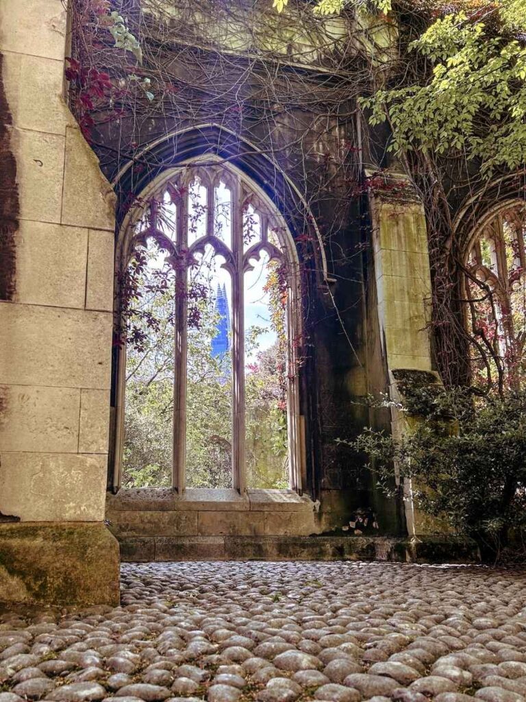 St Dunstan in the East Church Garden is a unexpected find in the City of London. 